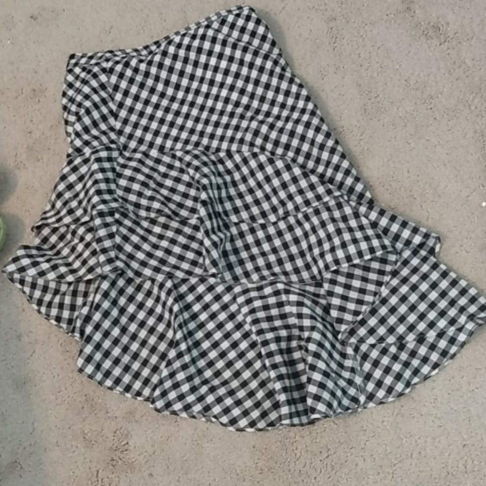 A cute black and white skirt